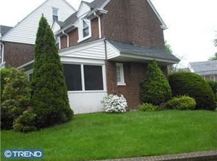 1400 Surrey Ln, Wynnewood, PA 19096