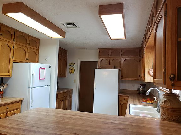 4th image of 2465 N Horne