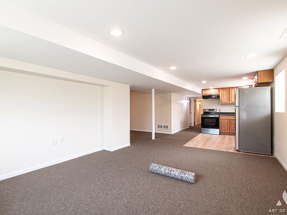 4th image of 3301 N Kilbourn Ave #G