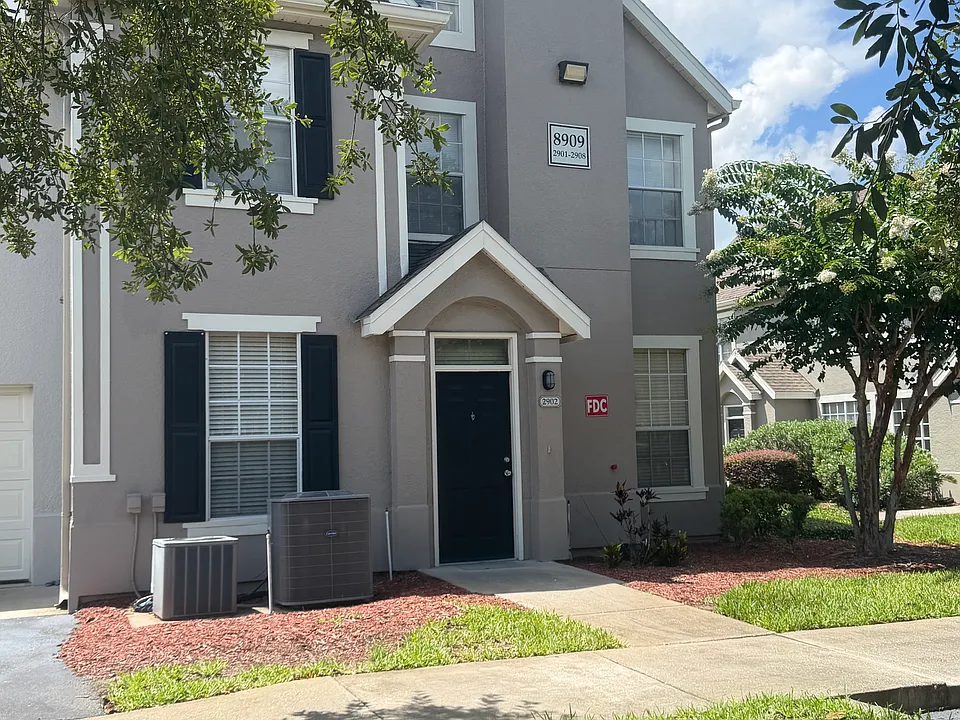 8909 Lee Vista Blvd #2902
