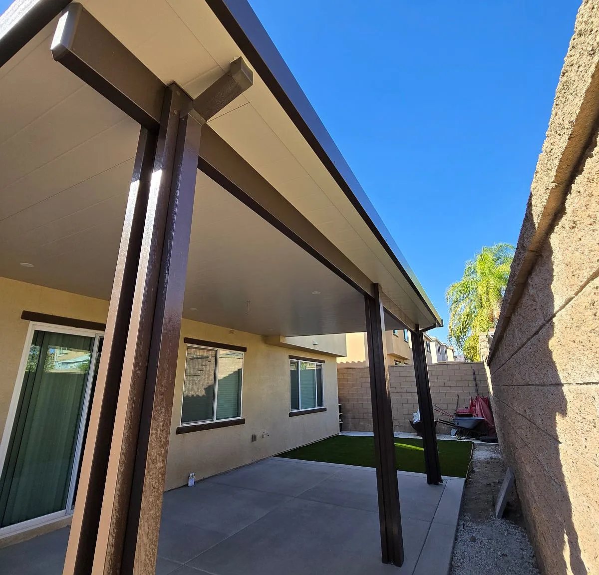 4 bed, 2.5 bath, 2571 sqft, $4,000 — Photo 3