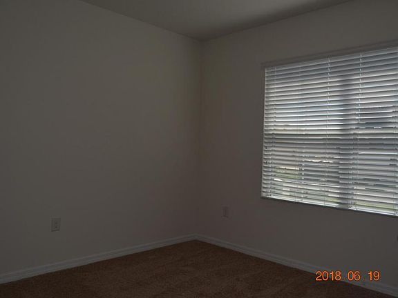 5th image of 512 Squires Grove Dr