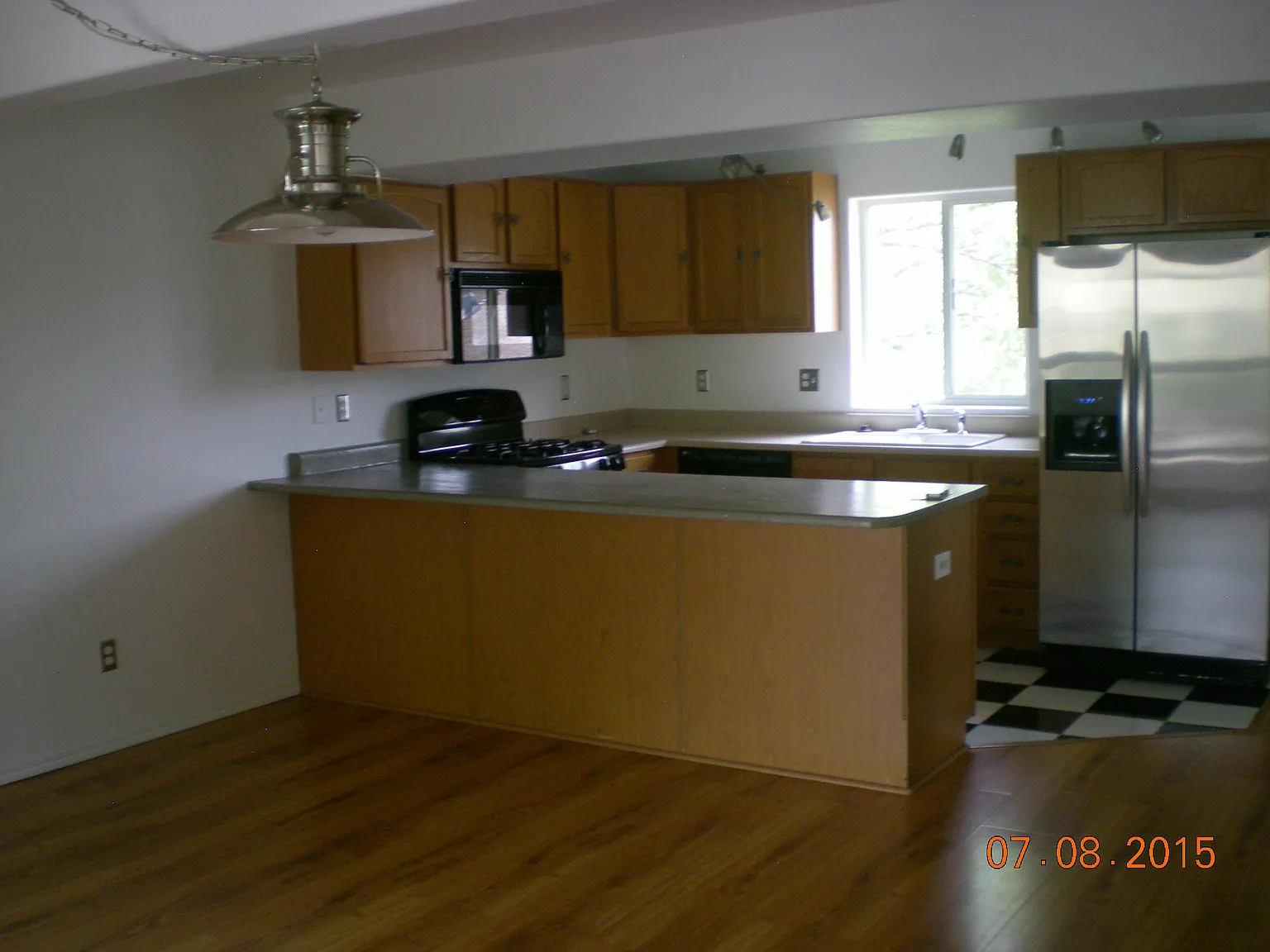 3 bed, 2.5 bath, 1632 sqft, $2,800 — Photo 2