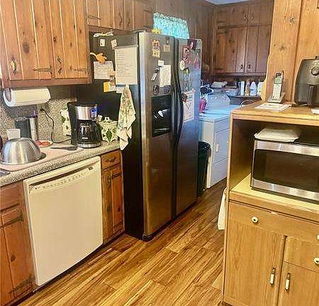 5th image of 3865 Boring Rd