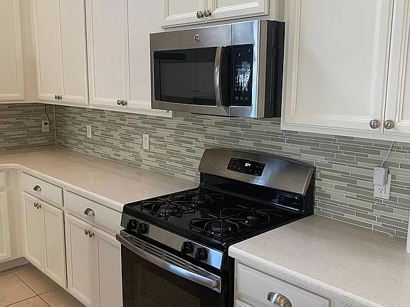 5th image of 15191 Newtonia St