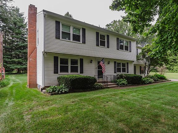 2nd image of 3907 Autumn Dr