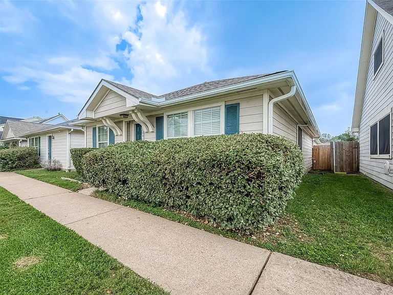 20939 Young Meadows Way — Photo 24