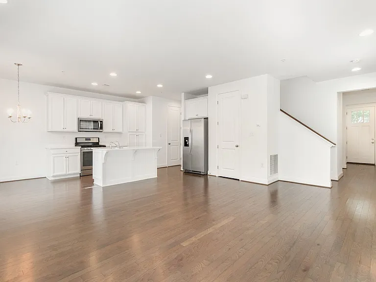 3257 Lark Way — Photo 5