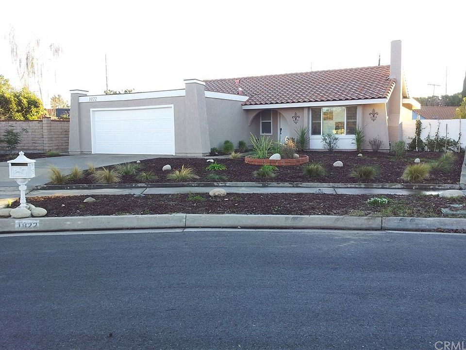 1st image of 1022 Sandalwood Dr