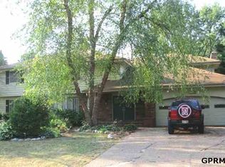 21715 Greenlawn Rd, Elkhorn, NE 68022