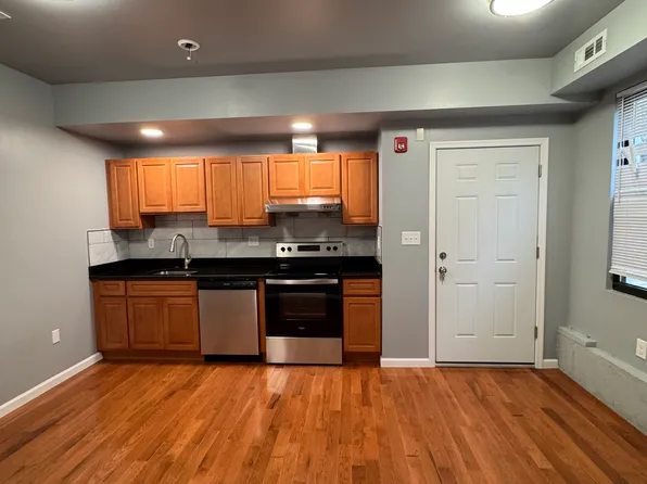 1018 Callowhill St #2, Philadelphia, PA 19123