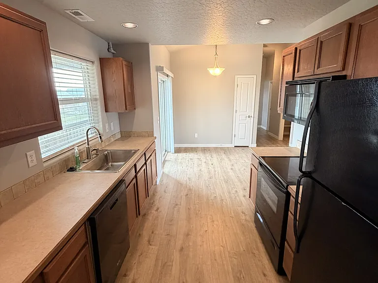 1109 N Midland Blvd #202 — Photo 4