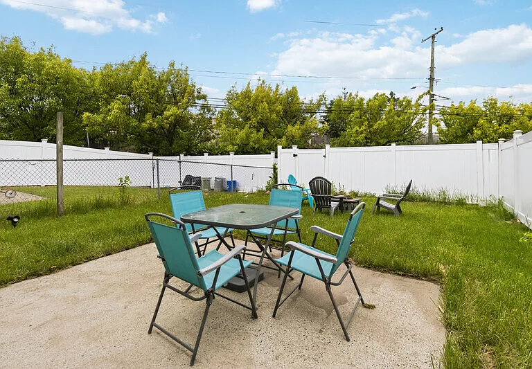 289 Muhammad Ali Ave — Photo 18