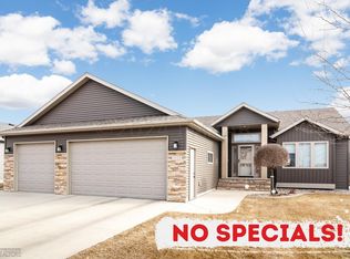 2222 42nd St S, Moorhead, MN 56560