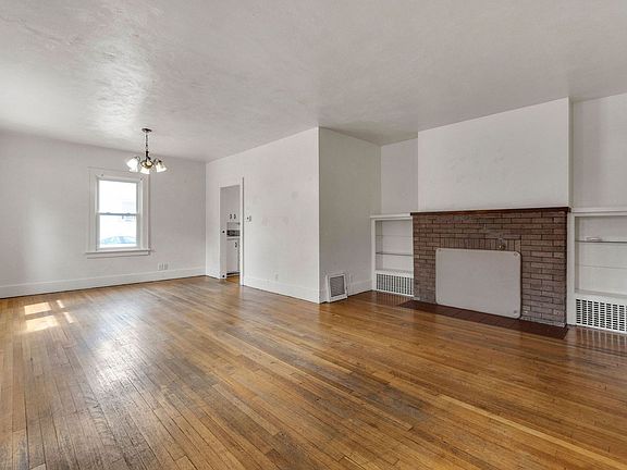 3rd image of 1215 16th St Unit 1
