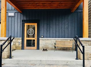 11 B Salt Dock Rd #402, Parry Sound, ON P2A3B6