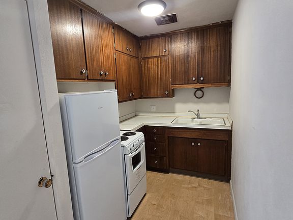 3rd image of 607 NE 3rd Ave #6