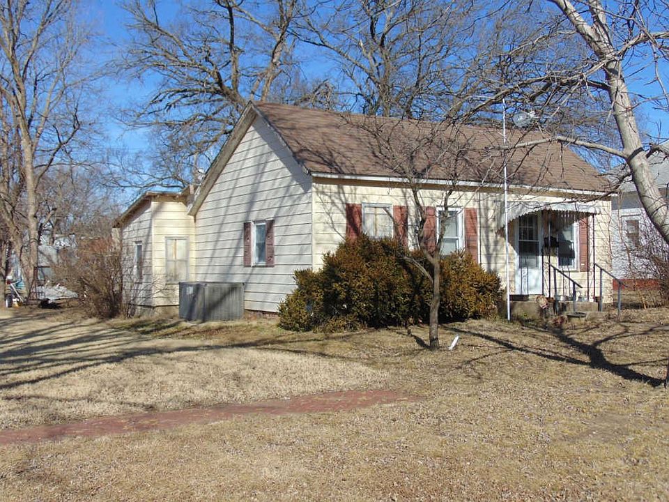 2nd image of 314 W 4th St