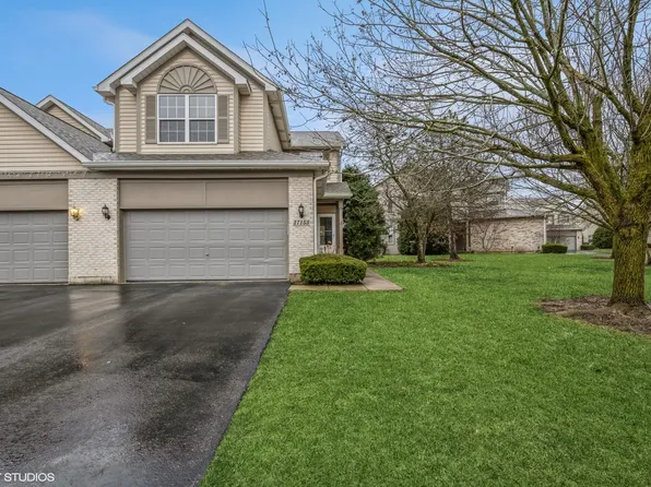 17153 W Cunningham Ct, Libertyville, IL 60048