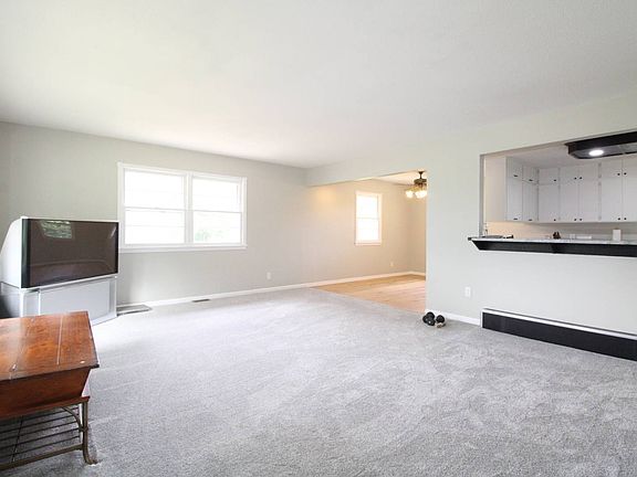 4th image of 6941 NW 93rd Ct
