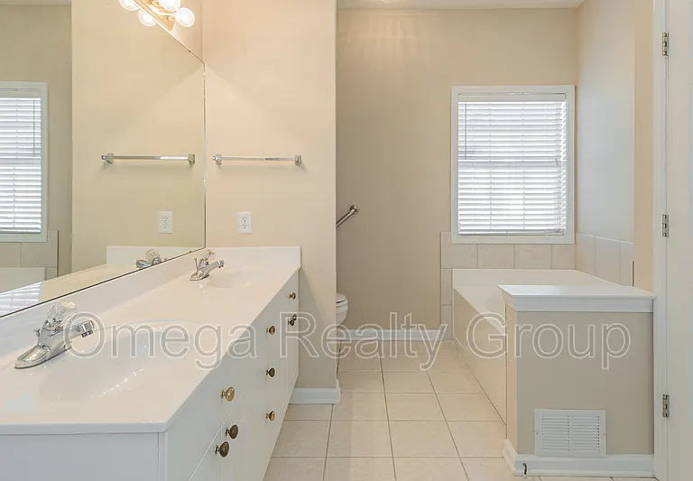 521 McGregor Ct — Photo 24