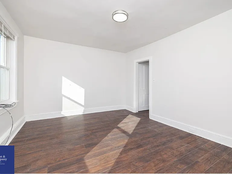 1739 W 5th St #2 — Photo 8
