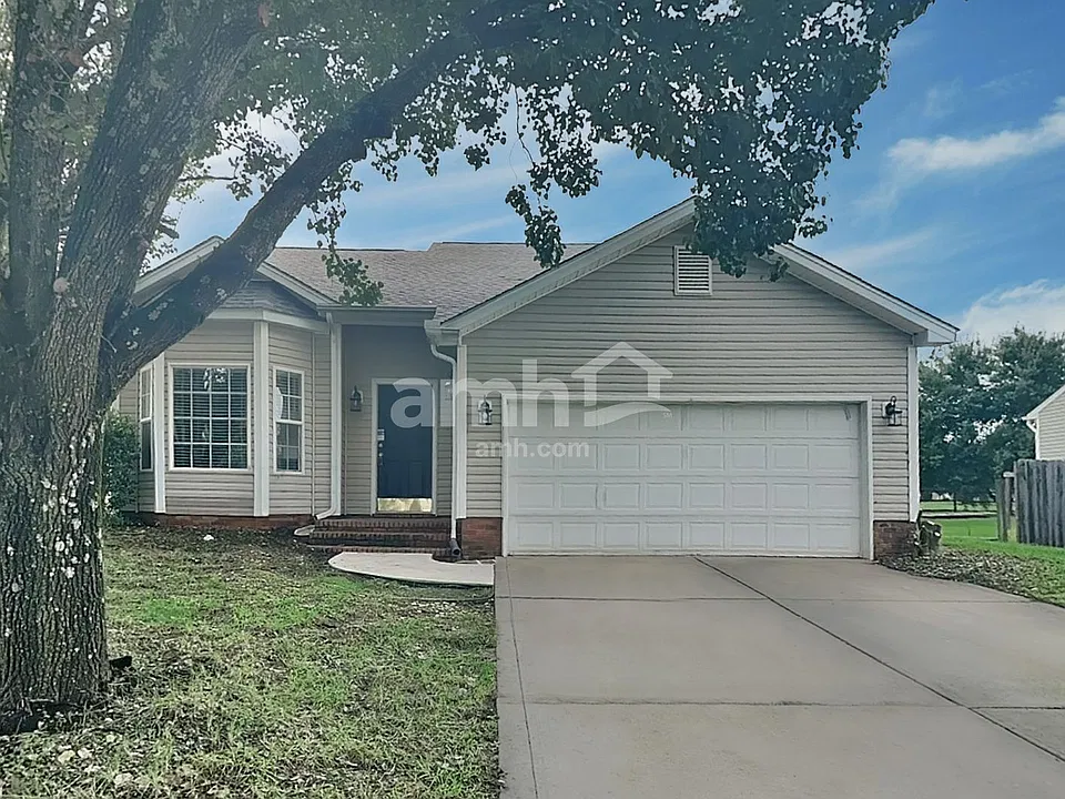 4522 Capstone Dr