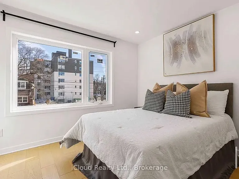 386 Coxwell Ave — Photo 6