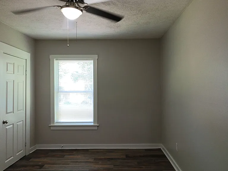 130 Mobile St — Photo 8