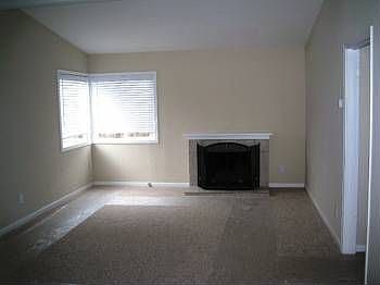 2nd image of 2813 Fordham St