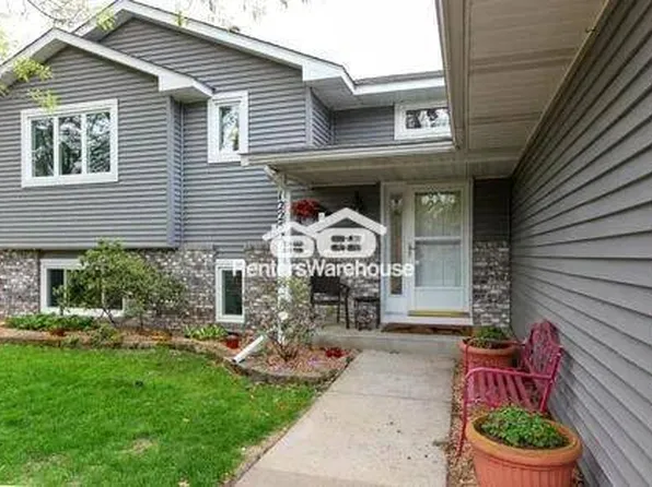 12252 Lily St NW, Coon Rapids, MN 55433