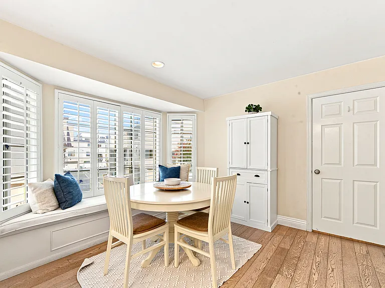 18721 Hatteras St #5 — Photo 10
