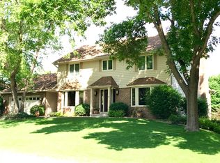 18860 9th Ave N, Plymouth, MN 55447