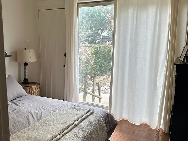 142 N 21st St #1R — Photo 9