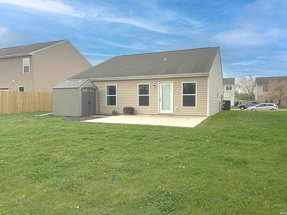 5th image of 364 Ariel Dr