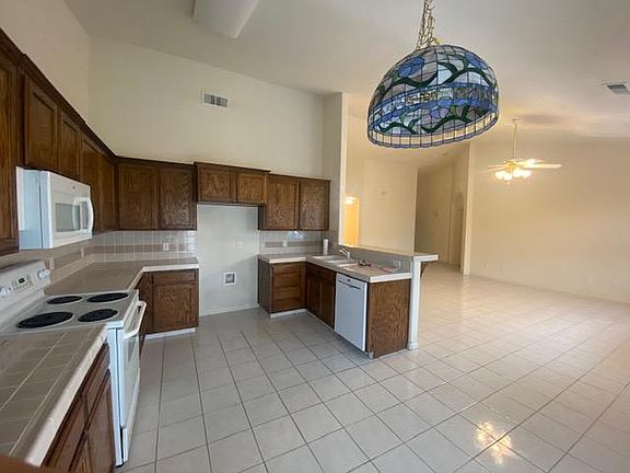 5th image of 2790 E Palisade Dr