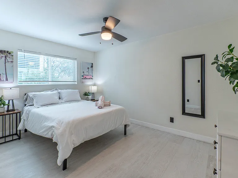 1133 S Farmer Ave #2 — Photo 12
