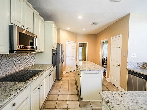 5th image of 3611 Paluxy Cir