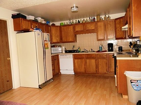 3rd image of 906 Hillside Ave