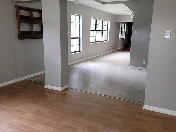 2nd image of 4513 Dolphin Dr