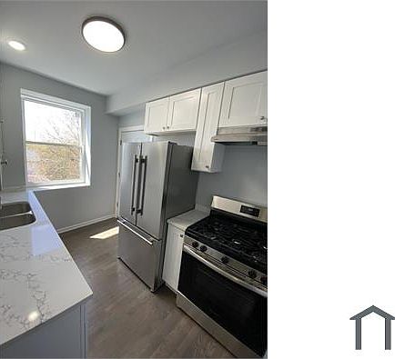 4th image of 7430 S Kenwood Ave #3B