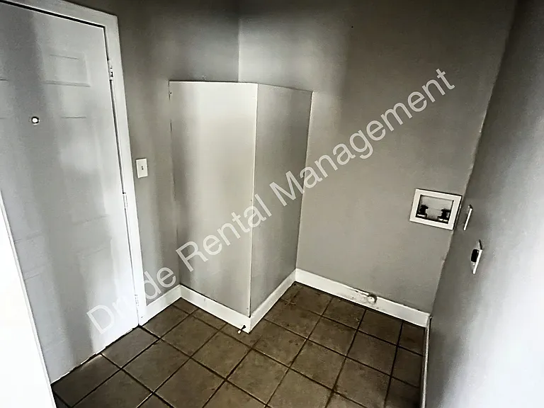 408 E Michigan St — Photo 3