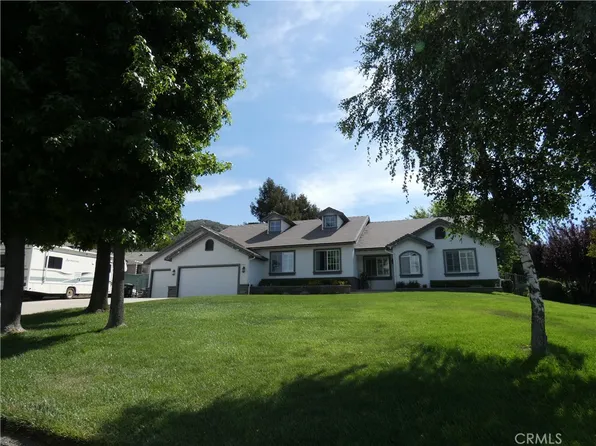 13747 Meadow View Ln, Yucaipa, CA 92399