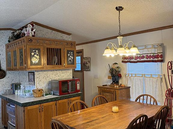 5th image of 1114 Willow Dr