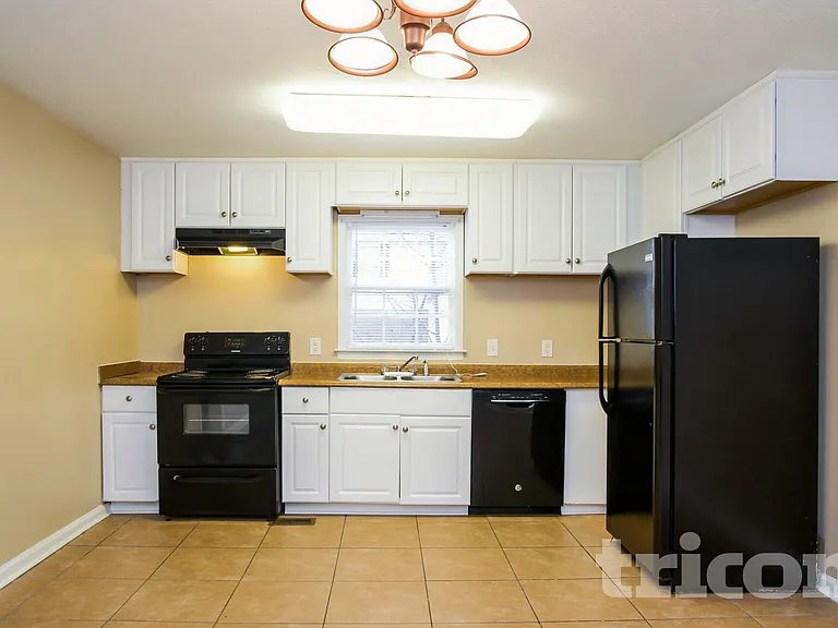 55 Henson Cir — Photo 4