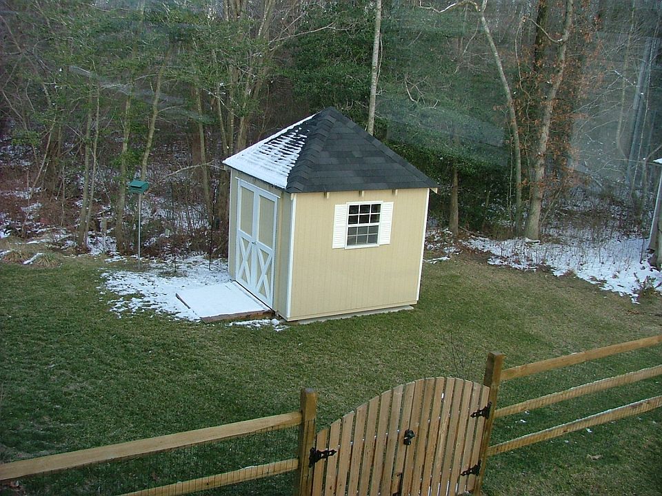 2nd image of 135 N Landing Dr