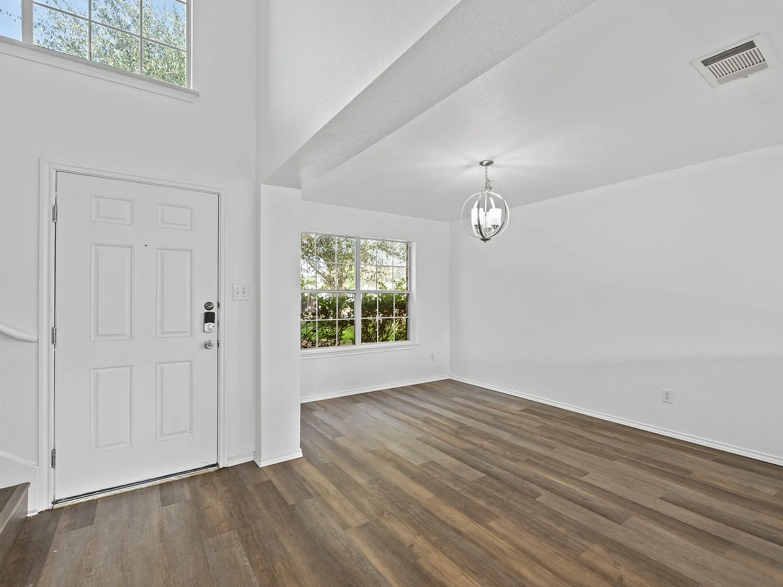 4 bed, 2075 sqft, $1,895 — Photo 4
