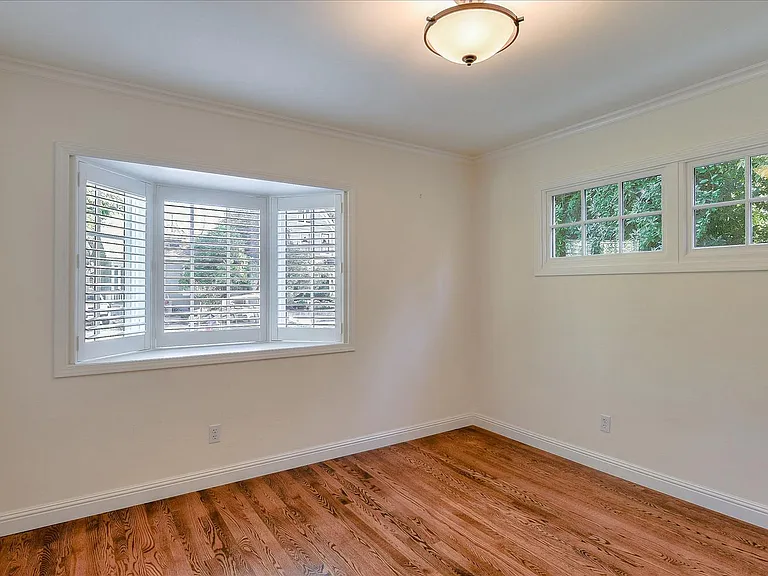 135 Wilder Ave — Photo 32