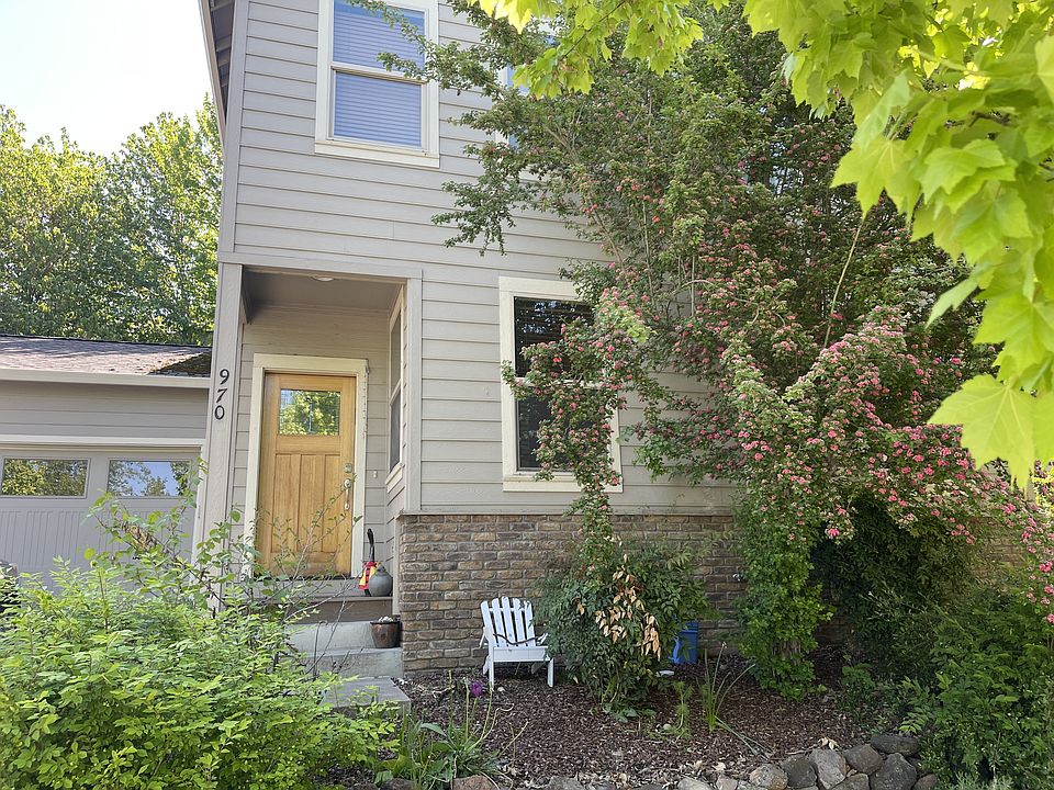 1st image of 970 Stoneridge Ave