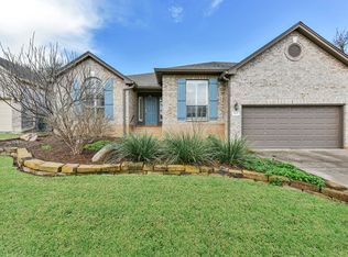 405 Redbird Ln, Fredericksburg, TX 78624